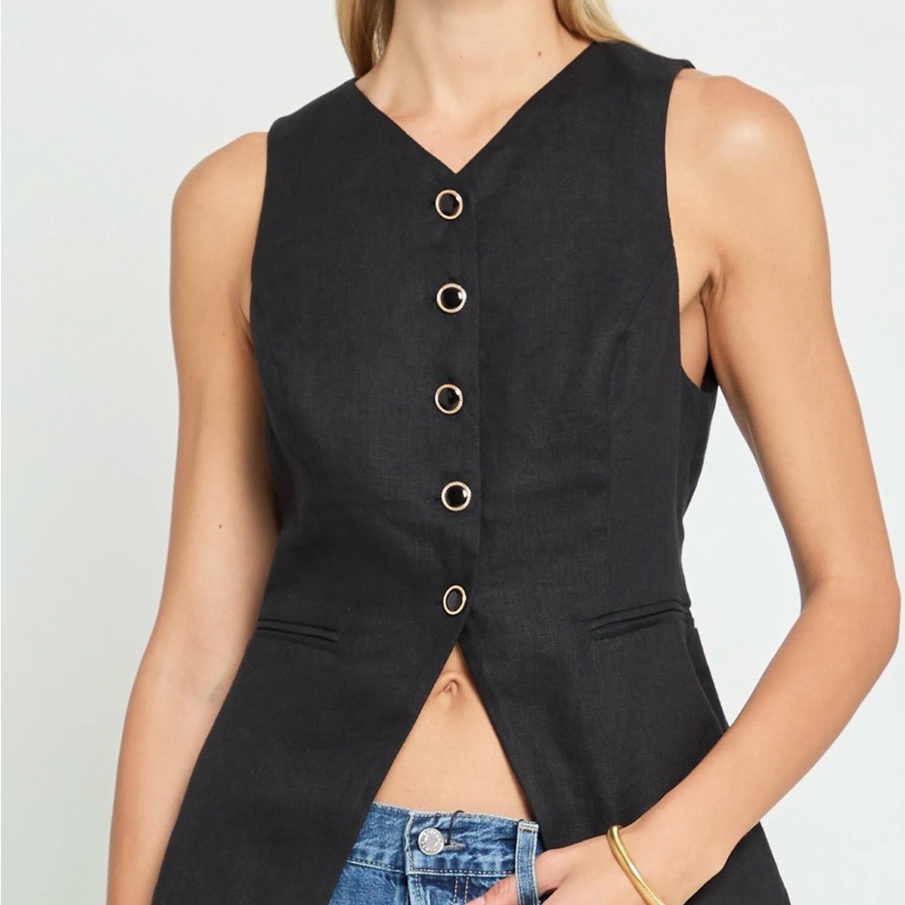 Reformation Black Sleeveless Buttoned Vest Top size 0 NWOT